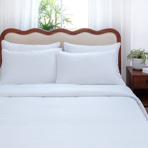 Avery Egyptian Cotton Pillowcase In White 300 Thread Count