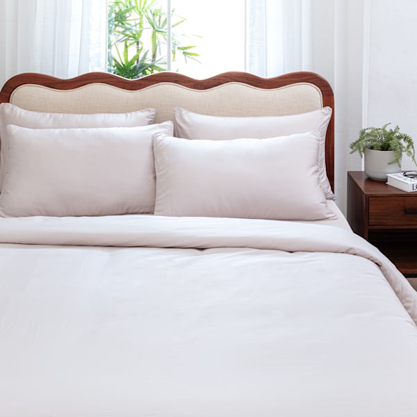 Avery Egyptian Cotton Pillowcase In Sand 300 Thread Count